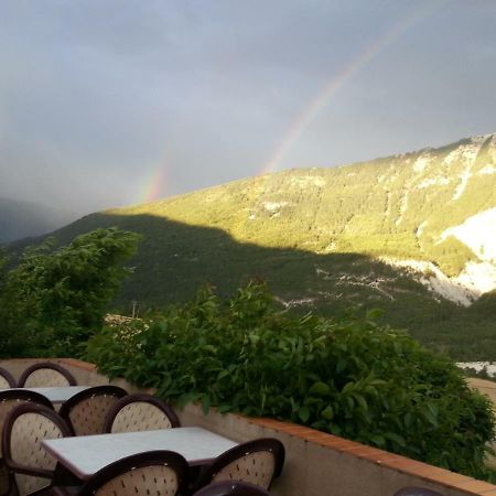 Mas Du Colombier Bed & Breakfast Saint-Andre-les-Alpes Bagian luar foto