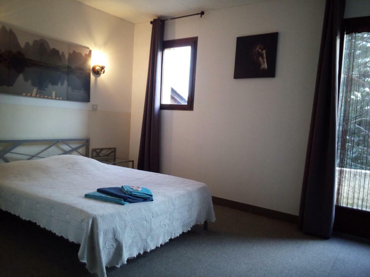 Mas Du Colombier Bed & Breakfast Saint-Andre-les-Alpes Bagian luar foto